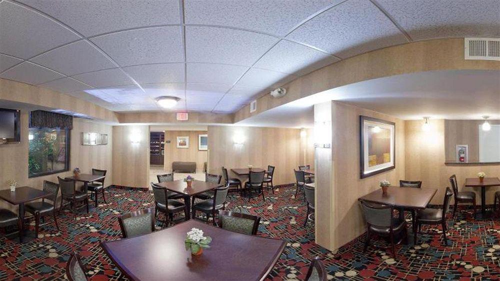 Holiday Inn Express Fairfax-Arlington Boulevard By Ihg Exteriör bild