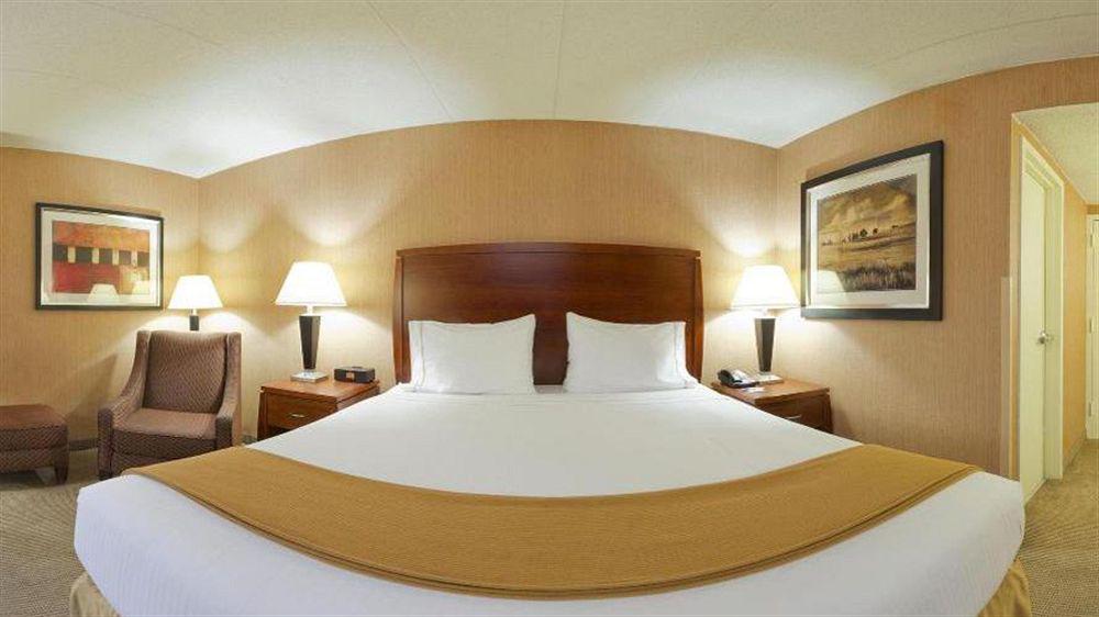 Holiday Inn Express Fairfax-Arlington Boulevard By Ihg Exteriör bild