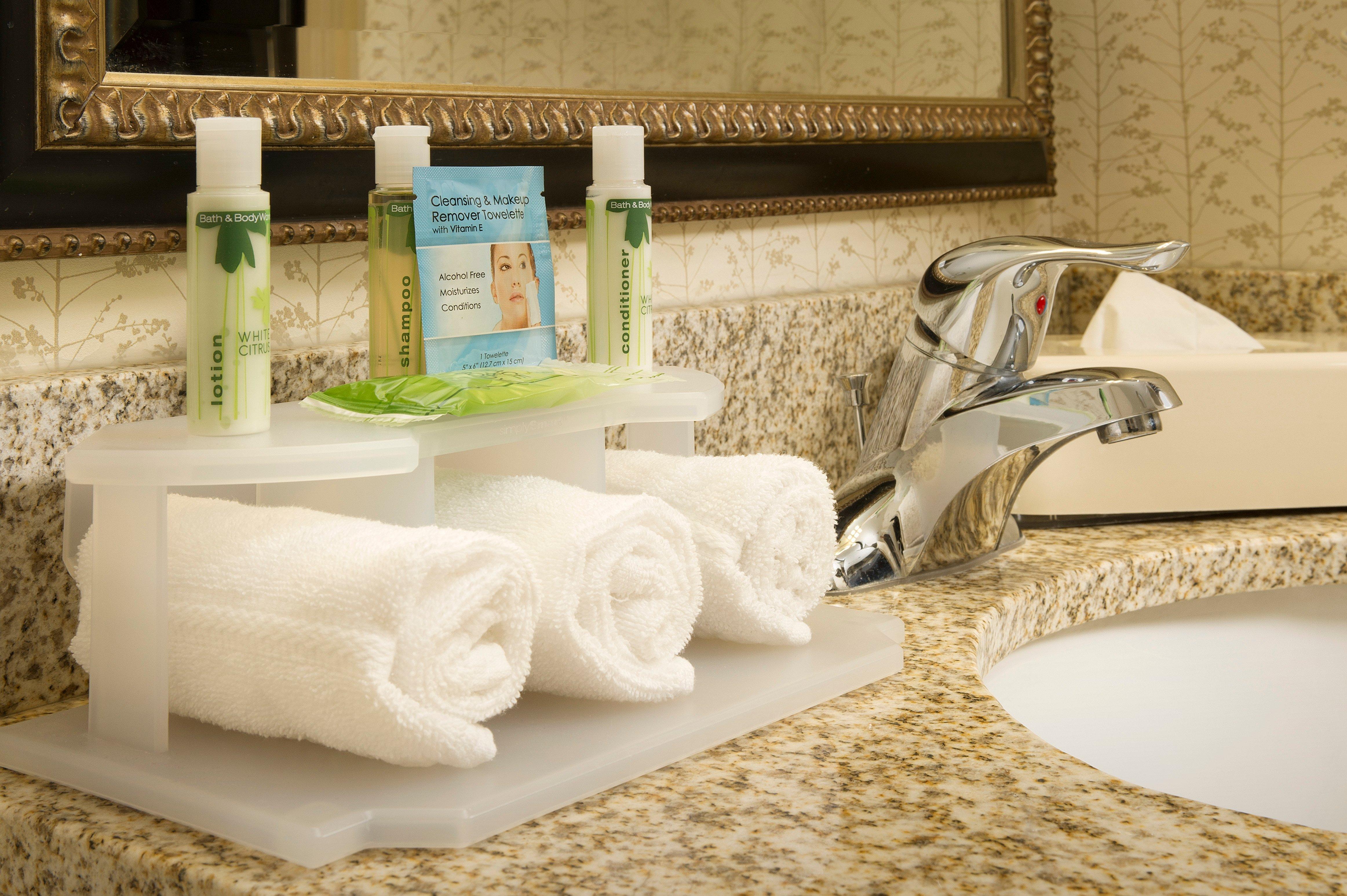 Holiday Inn Express Fairfax-Arlington Boulevard By Ihg Exteriör bild