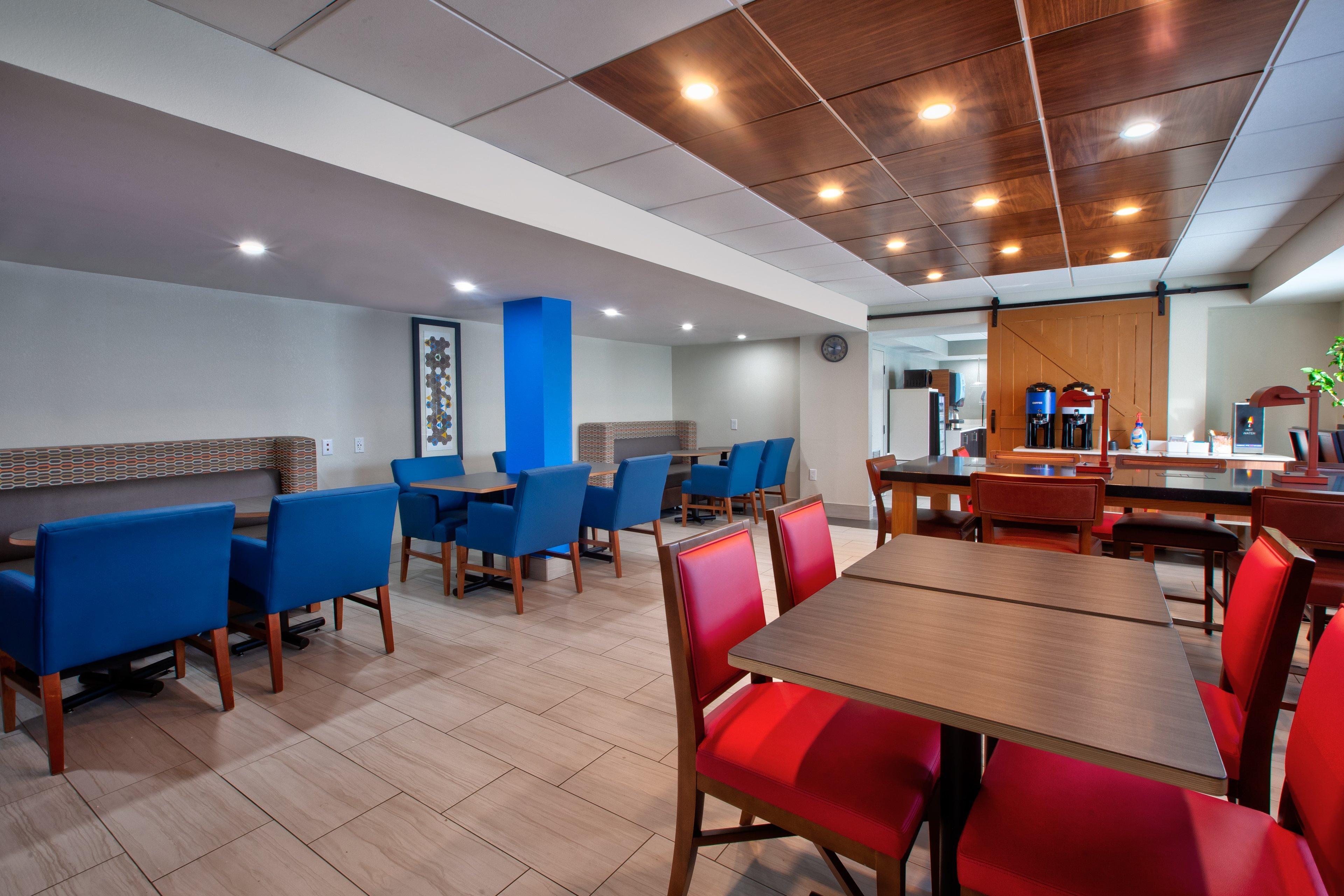 Holiday Inn Express Fairfax-Arlington Boulevard By Ihg Exteriör bild