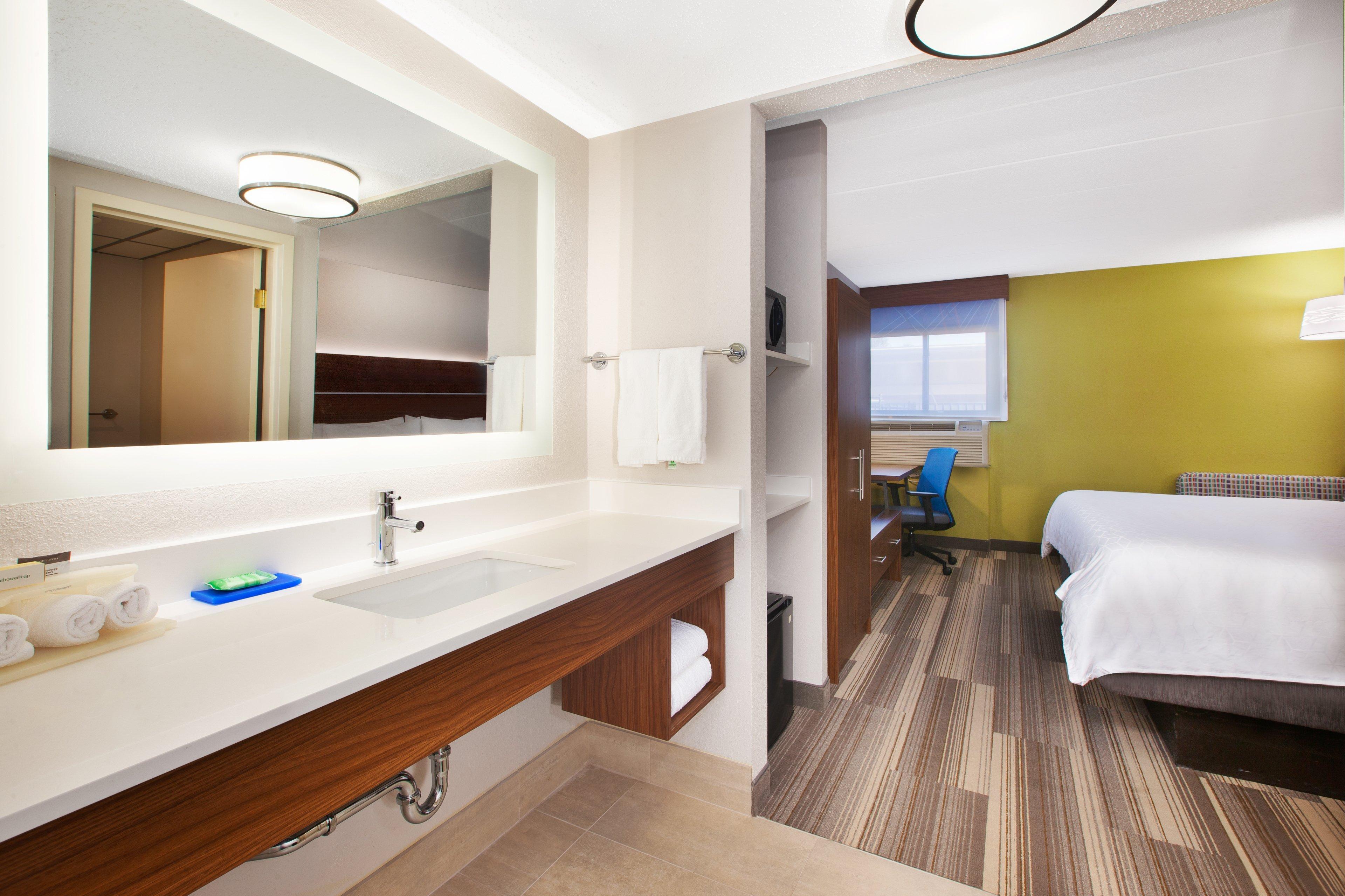 Holiday Inn Express Fairfax-Arlington Boulevard By Ihg Exteriör bild