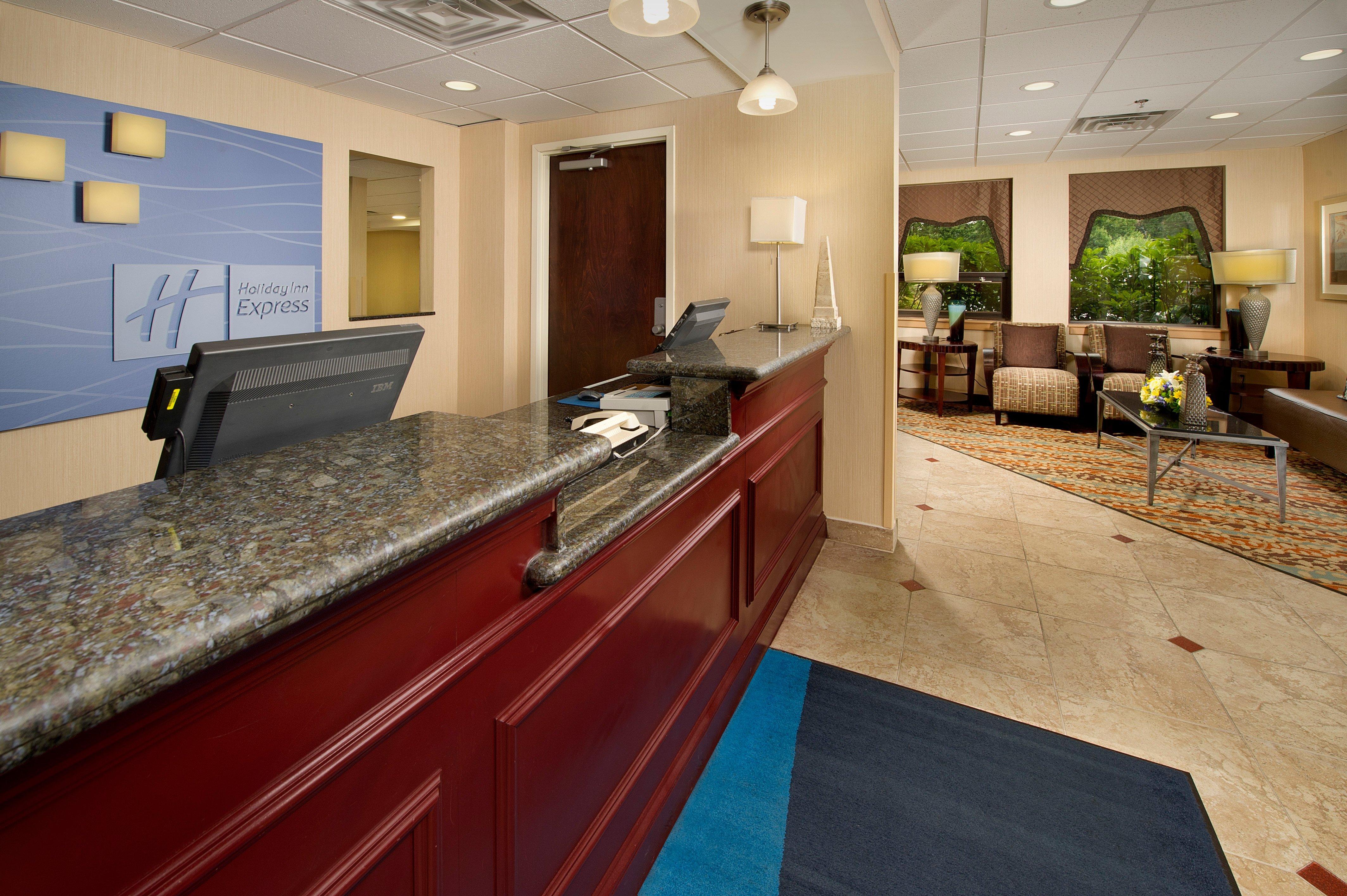 Holiday Inn Express Fairfax-Arlington Boulevard By Ihg Exteriör bild