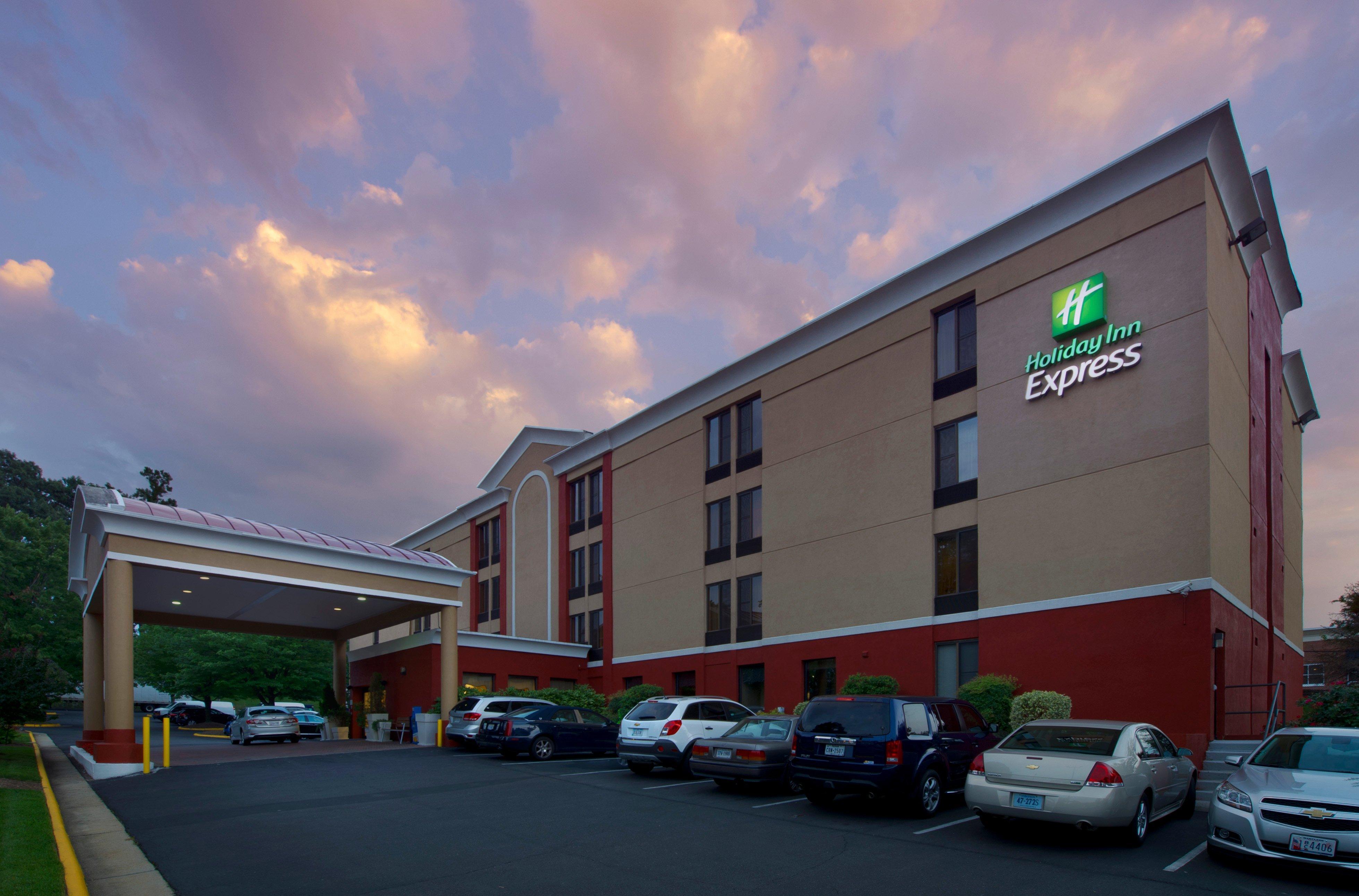 Holiday Inn Express Fairfax-Arlington Boulevard By Ihg Exteriör bild